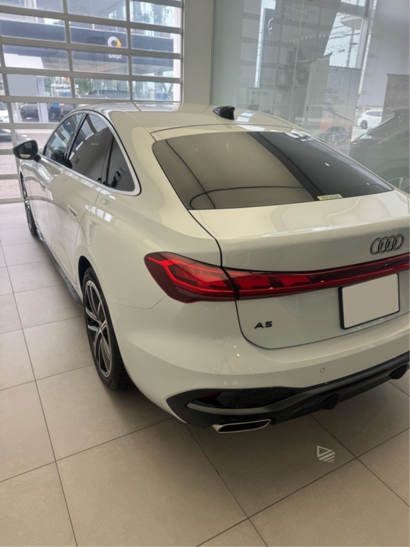 アウディ A5 (セダン)