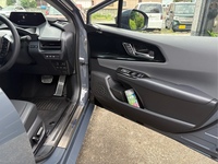 トヨタ プリウス Z(CVT_2.0_プラグインハイブリッド)