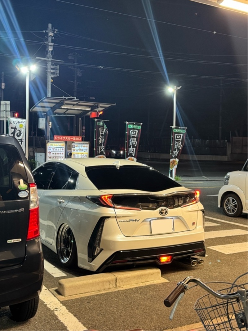 トヨタ プリウスPHV S“GRスポーツ”(CVT_1.8)