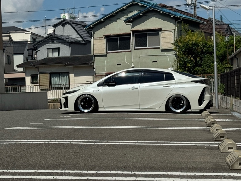 トヨタ プリウスPHV S“GRスポーツ”(CVT_1.8)