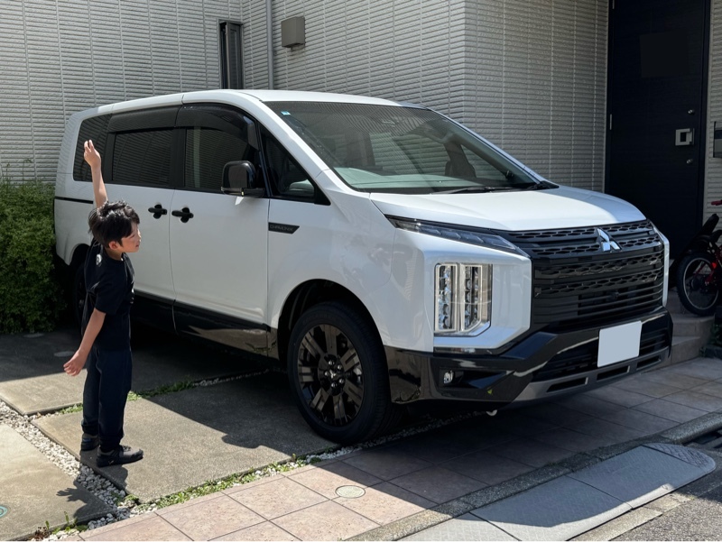 三菱 デリカD:5 シャモニー(電動サイドステップ装着車)_7人乗り_4WD(AT_2.3)