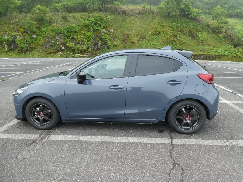 マツダ MAZDA2