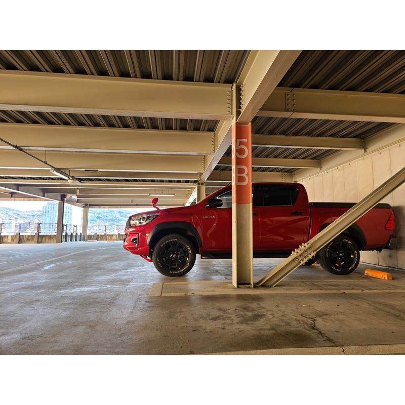 トヨタ ハイラックス Z“ブラックラリーエディション”_4WD(ECT_2.4)