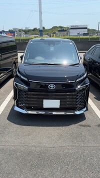トヨタ ヴォクシー ハイブリッド S-Z_7人乗り(CVT_1.8_ハイブリッド)