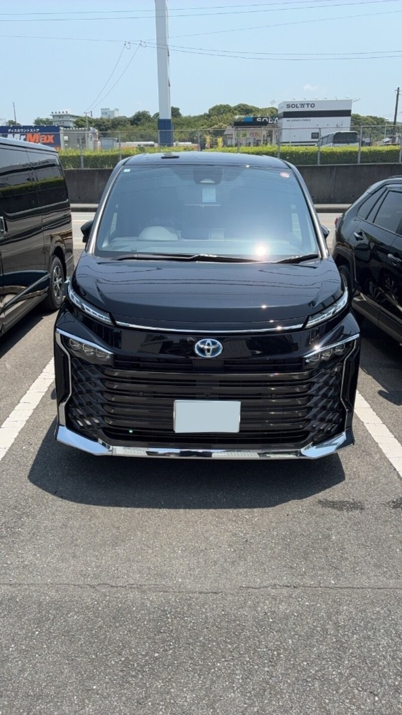 トヨタ ヴォクシー ハイブリッド S-Z_7人乗り(CVT_1.8_ハイブリッド)