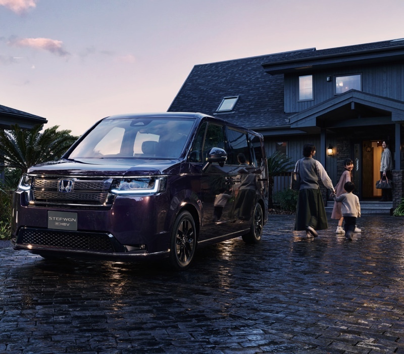 ホンダ ステップワゴンスパーダ e:HEV スパーダ_7人乗り (CVT_2.0)