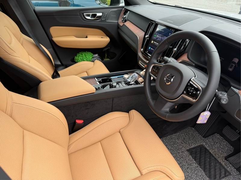 ボルボ XC60 プラグインハイブリッド ウルトラ T6 AWD プラグインハイブリッド_RHD_AWD(AT_2.0)