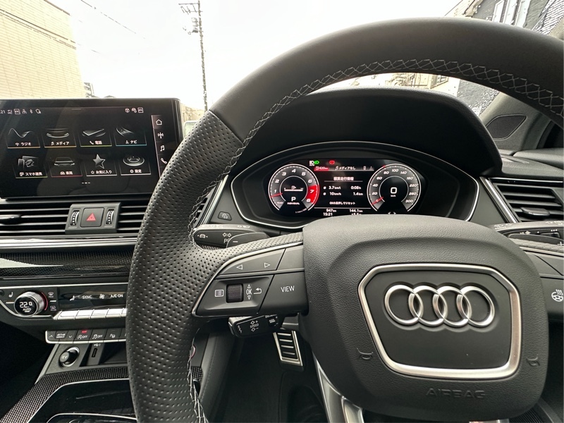 アウディ SQ5 スポーツバック SQ5 スポーツバック_RHD_4WD(ティプトロニック_3.0)