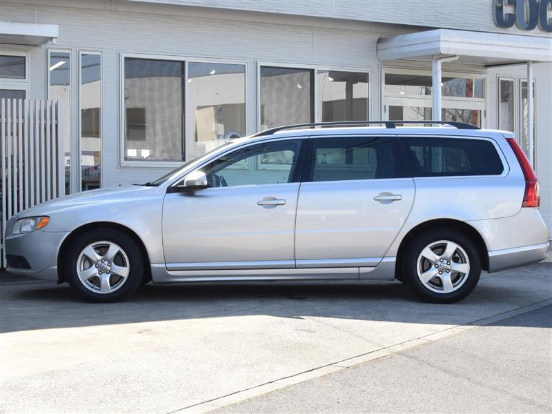 ボルボ V70 2.5T LE_RHD(AT_2.5)