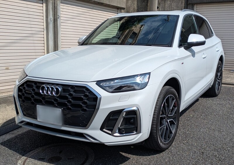 アウディ Q5 Q5 40 TDI クワトロ Sライン_RHD_4WD(Sトロニック_2.0)