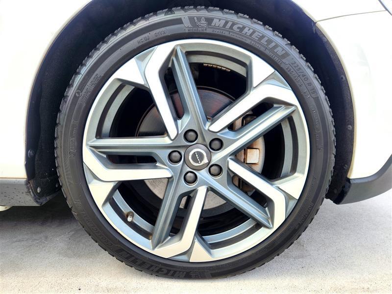 ボルボ V40クロスカントリー クロスカントリー D4 アクティブエディション_RHD(AT_2.0)