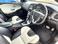 ボルボ V40クロスカントリー クロスカントリー D4 アクティブエディション_RHD(AT_2.0)