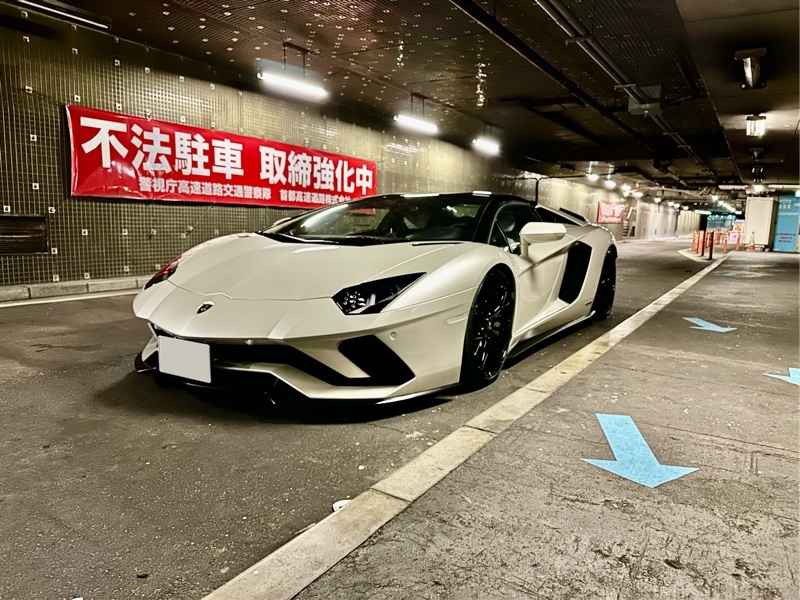 ランボルギーニ アヴェンタドール ロードスター S ロードスター_LHD_4WD(ISR_6.5)