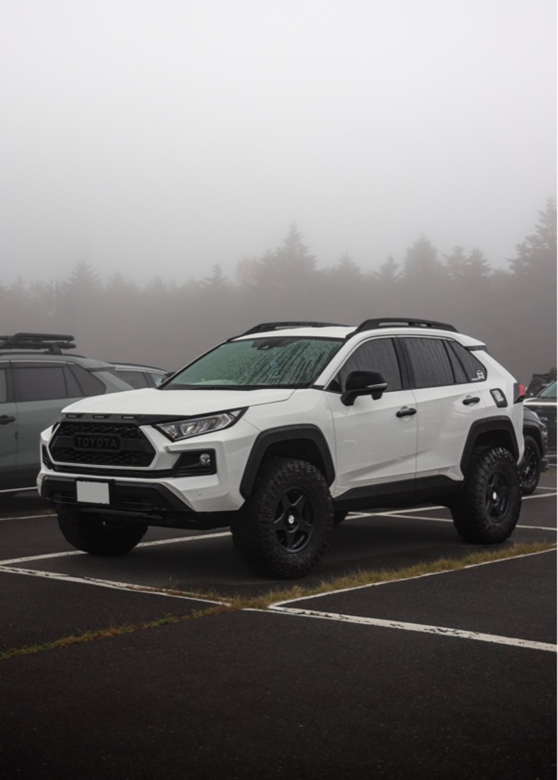 トヨタ RAV4 アドベンチャー“オフロードパッケージ”_4WD(CVT_2.0)