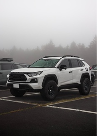 トヨタ RAV4 アドベンチャー“オフロードパッケージ”_4WD(CVT_2.0)