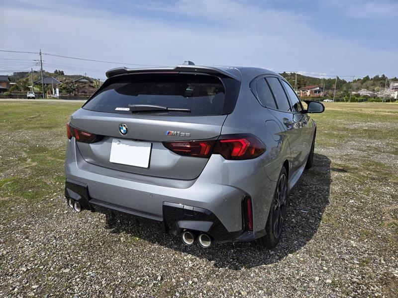 BMW 1シリーズ ハッチバック M135i xドライブ_RHD_4WD(AT_2.0)