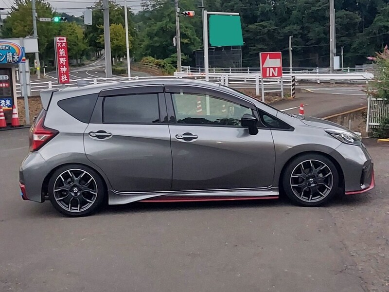 日産 ノート ニスモ S(MT_1.6)