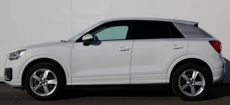 アウディ Q2 1.0 TFSI スポーツ_RHD(AT_1.0)