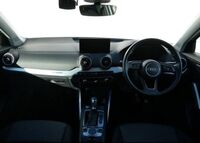 アウディ Q2 1.0 TFSI スポーツ_RHD(AT_1.0)