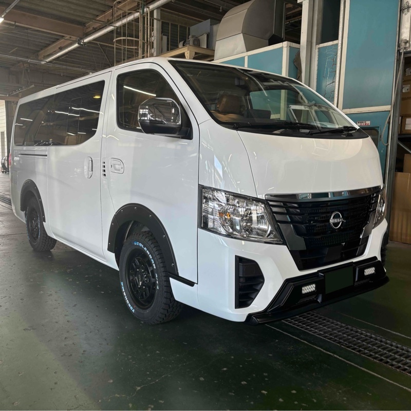 日産 キャラバン バン プレミアムGX ロングボディ 低床_5人乗り_5ドア_4WD(AT_2.4_ディーゼル)