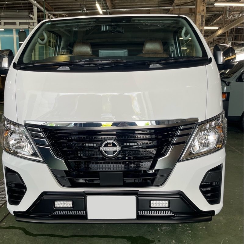 日産 キャラバン バン プレミアムGX ロングボディ 低床_5人乗り_5ドア_4WD(AT_2.4_ディーゼル)