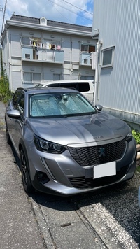 プジョー e-2008 アリュール_RHD(AT)