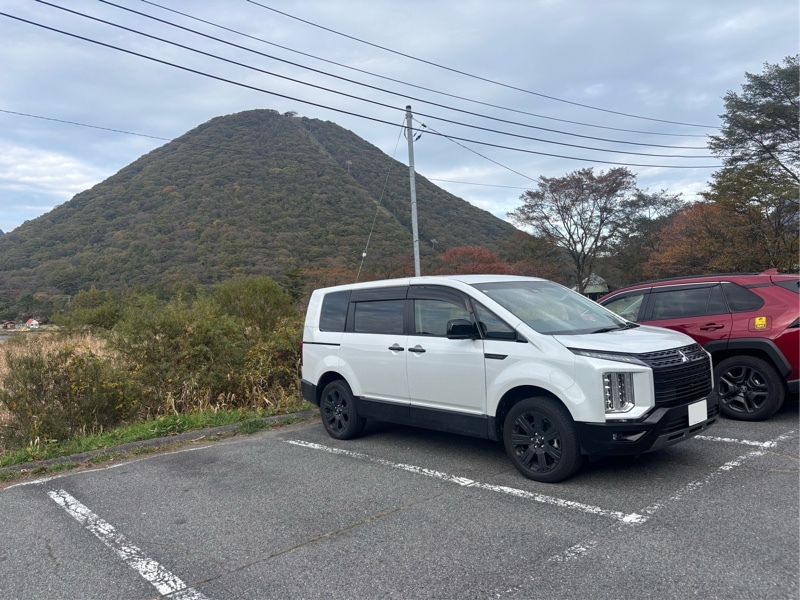 三菱 デリカD:5 シャモニー(電動サイドステップ非装着車)_8人乗り_4WD(AT_2.3)