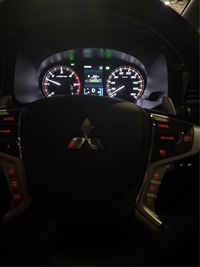 三菱 デリカD:5 シャモニー(電動サイドステップ非装着車)_8人乗り_4WD(AT_2.3)