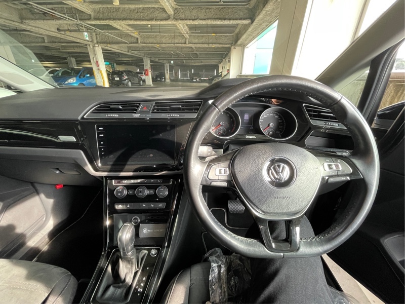 フォルクスワーゲン ゴルフトゥーラン TSI ハイライン_RHD(DSG_1.4)