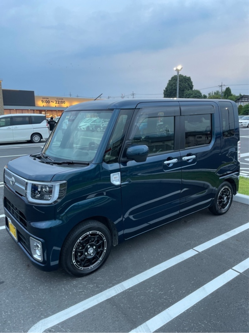 トヨタ ピクシスメガ Gターボ“SA III”_4WD(CVT_0.66)