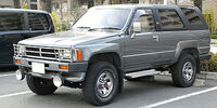 トヨタ ハイラックスサーフ SR_4WD(3ドア_MT_2.4ディーゼル)