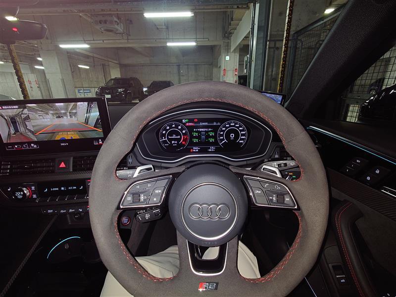 アウディ RS4アバント （ワゴン） RS4 アバント_RHD_4WD(AT_2.9)