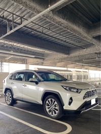 トヨタ RAV4 G“Zパッケージ”_4WD(CVT_2.0)