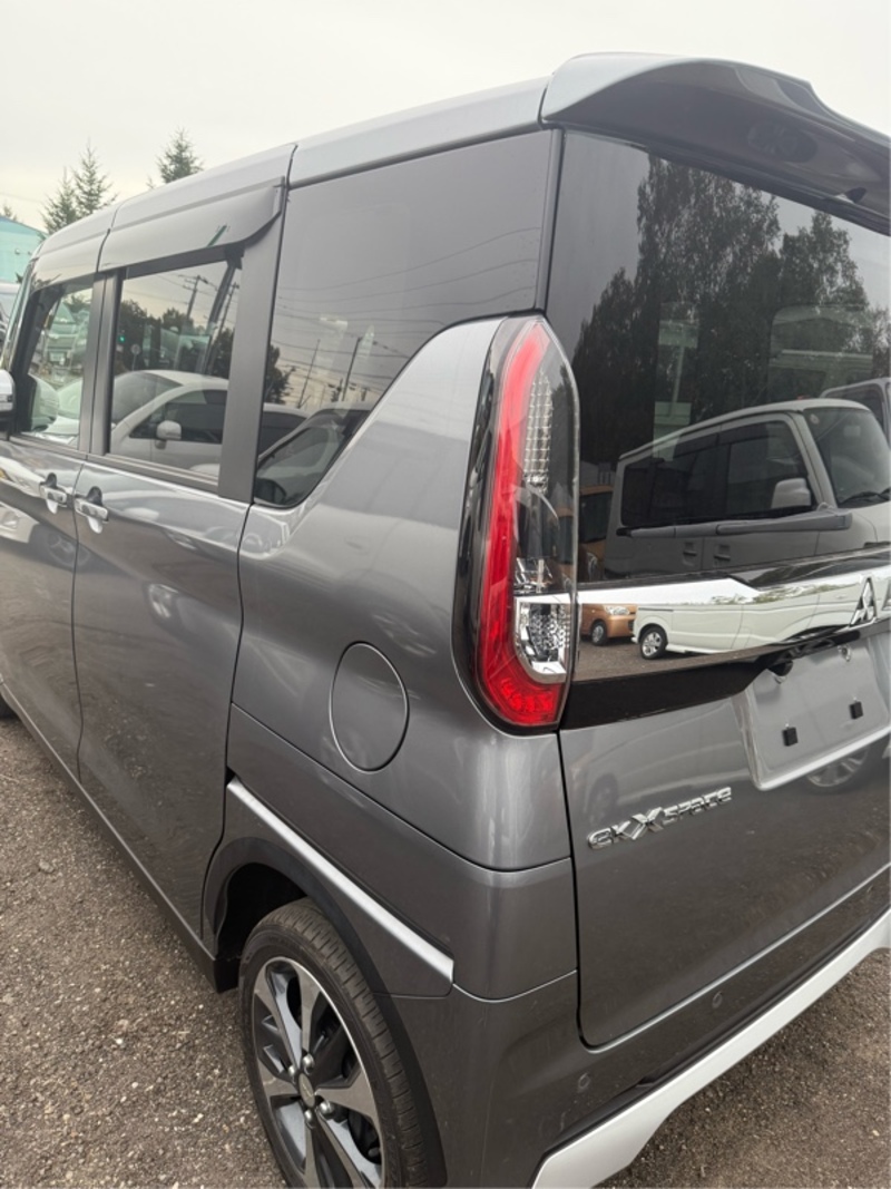 三菱 eKクロススペース T プレミアム_4WD(CVT_0.66)