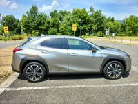 レクサス UXハイブリッド 250h“バージョンL”_AWD(CVT_2.0)