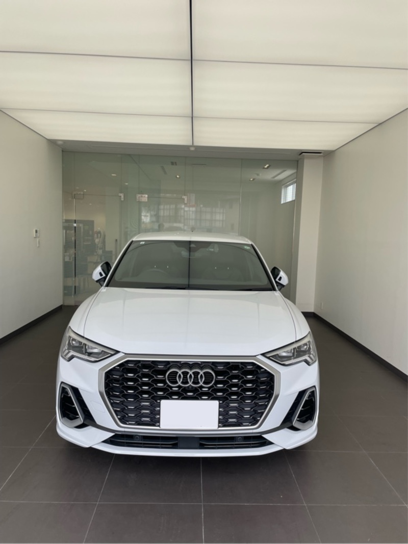 アウディ Q3 スポーツバック Q3 スポーツバック 35 TFSI Sライン_RHD(AT_1.5)