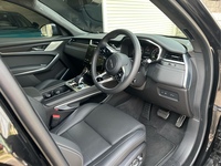 ジャガー F-PACE PHEV Rダイナミック HSE P400e_RHD_AWD(AT_2.0)