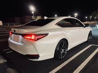 レクサス ESハイブリッド 300h“バージョンL”(CVT_2.5)