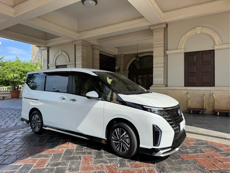 日産 セレナ e-4ORCE ハイウェイスター V_4WD(1.4)