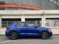 フォルクスワーゲン Tロック R_RHD_4WD(DSG_2.0)