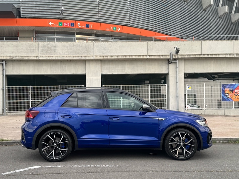 フォルクスワーゲン Tロック R_RHD_4WD(DSG_2.0)
