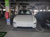 テスラ モデルY RWD_RHD