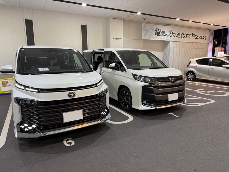 トヨタ ヴォクシー S-Z_7人乗り(CVT_2.0)