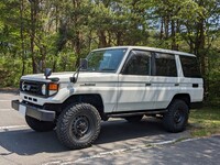 トヨタ ランドクルーザー70 ZX4WD(AT_4.2ディーゼル_4ドア)
