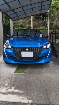 プジョー 208 GT_RHD(EAT_1.2)