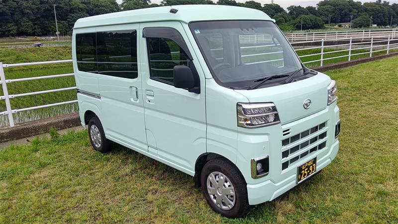 ダイハツ ハイゼットカーゴ デラックス(CVT_0.66)
