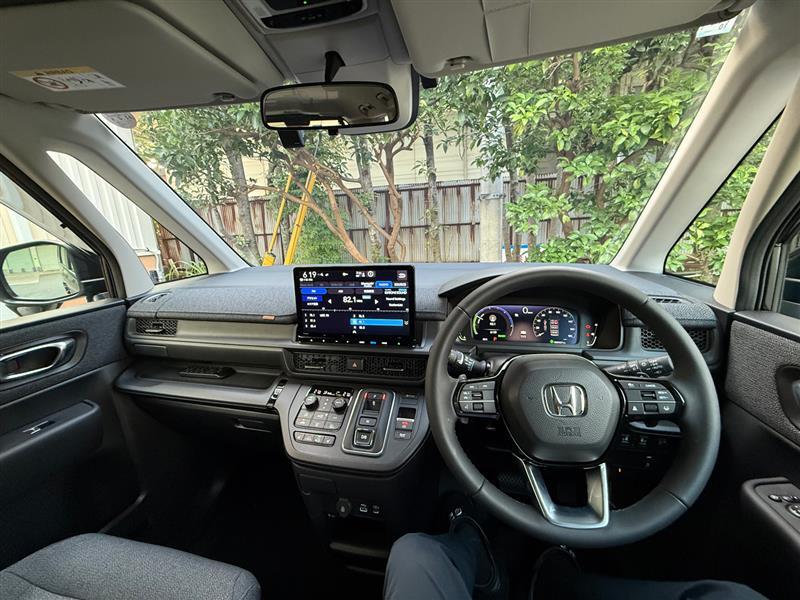 ホンダ ステップワゴン e:HEV エアー EX_8人乗り(CVT_2.0)