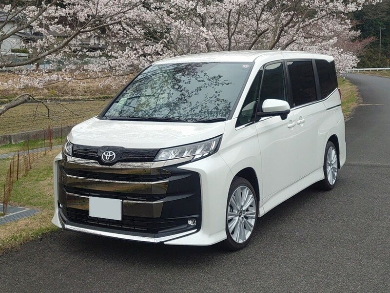 トヨタ ノア S-G_8人乗り(CVT_2.0)