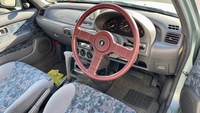 日産 マーチ