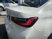 BMW 3シリーズ セダン 318i Mスポーツ_RHD(AT_2.0)